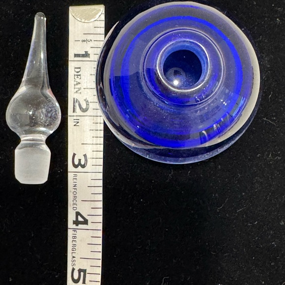 Vintage Silverbrook Cobalt Blue Signed
Blown Art Glass Perfume Bottle - Picture 5 of 5
